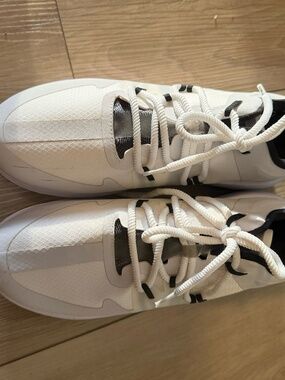 Fabletics Palms Performance Sneakers Women’s 9.5 White Like New
